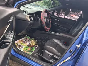 Toyota C-HR 2018 Blue
