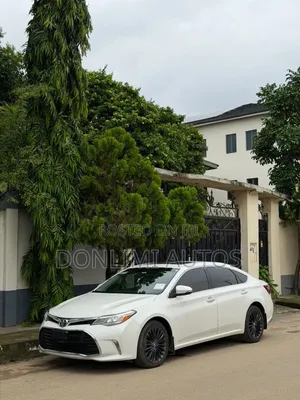 Toyota Avalon Touring FWD Sedan (3.6L 6cyl 6A) 2016 White