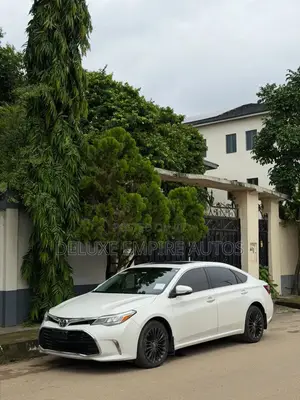 Toyota Avalon Touring FWD Sedan (3.6L 6cyl 6A) 2016 White