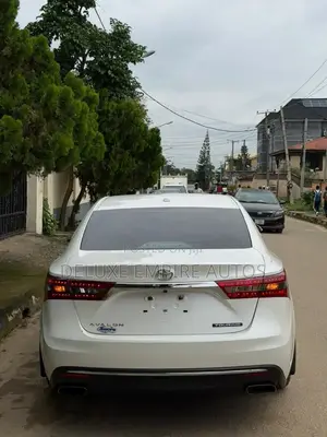 Toyota Avalon Touring FWD Sedan (3.6L 6cyl 6A) 2016 White