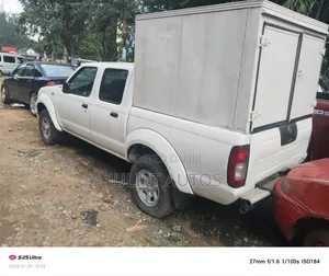 Nissan Frontier 2012 White