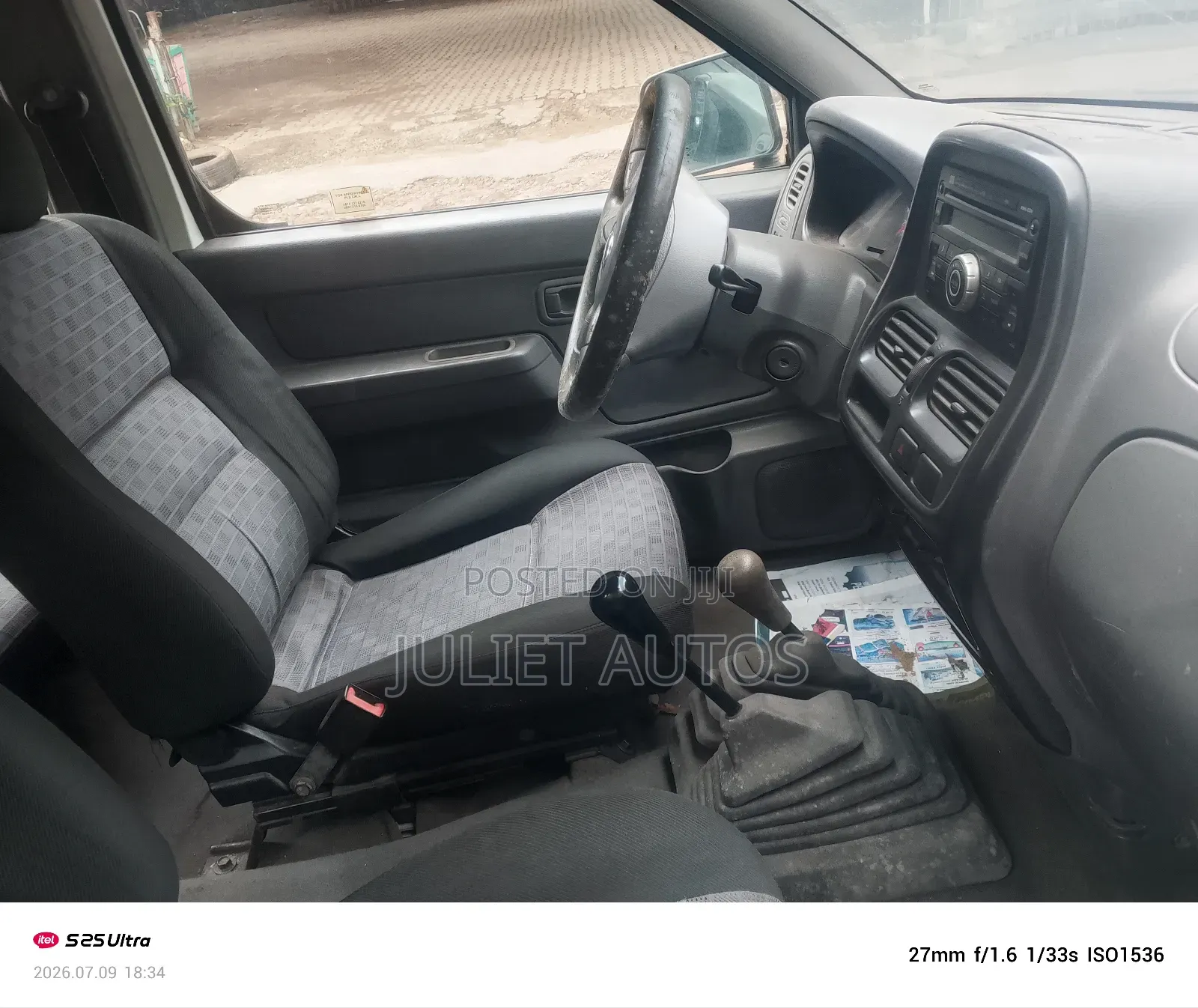 Nissan Frontier 2012 White