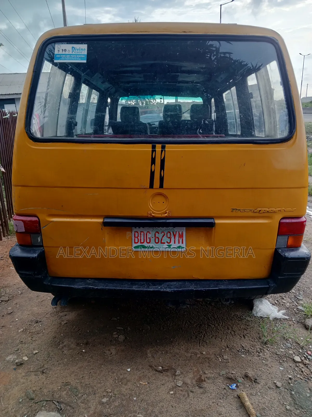 Volkswagen Transporter 2005 Yellow