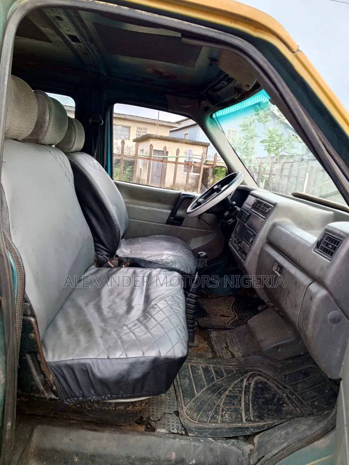 Volkswagen Transporter 2005 Yellow
