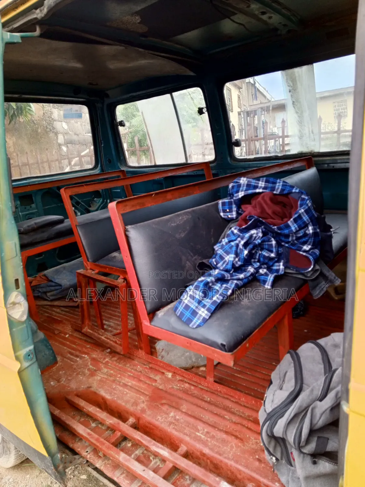 Volkswagen Transporter 2005 Yellow