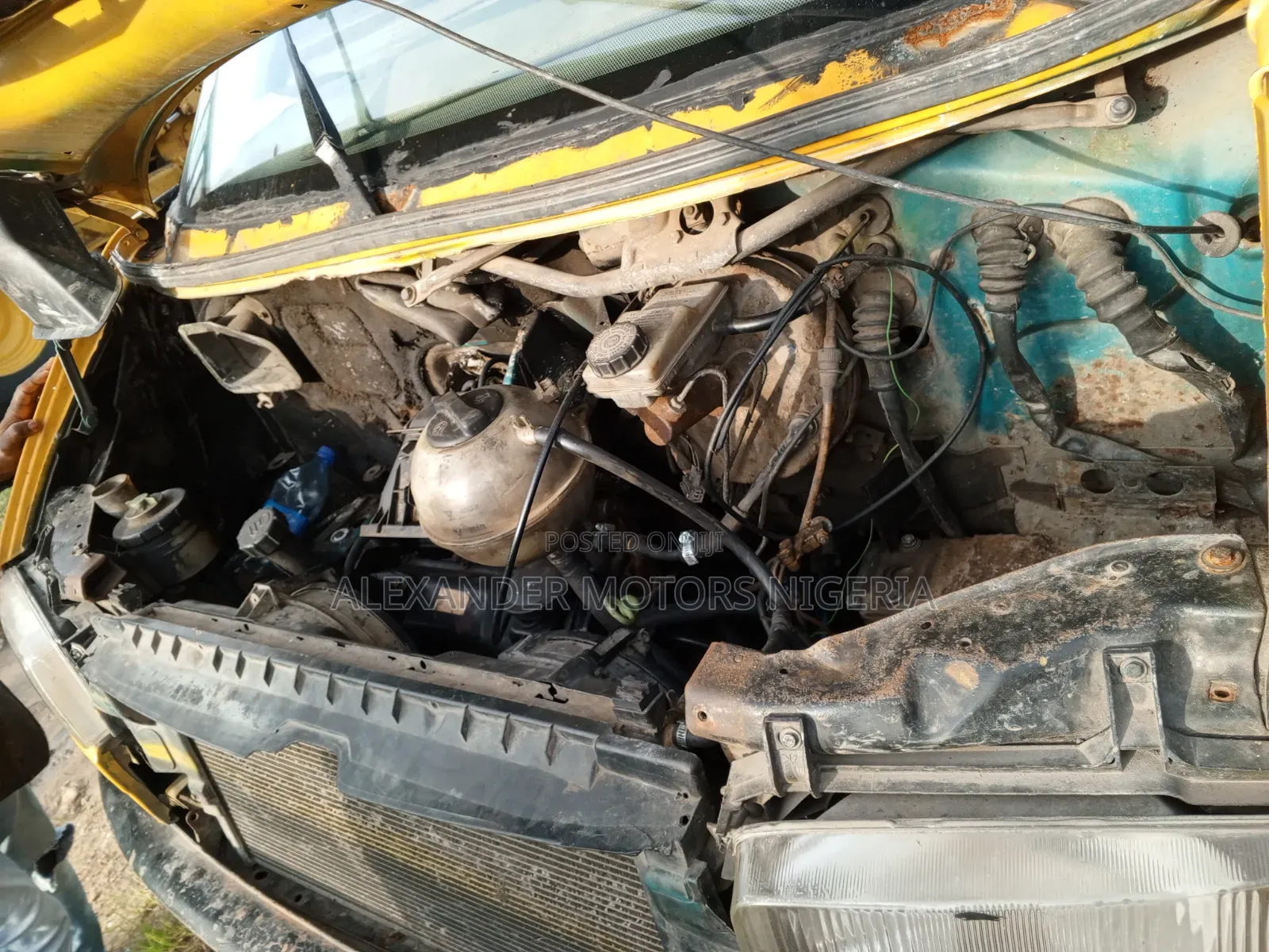 Volkswagen Transporter 2005 Yellow
