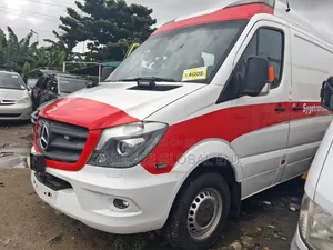 Mercedes-Benz Sprinter 2010 Yellow