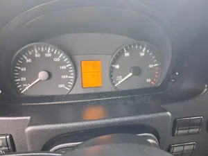 Mercedes-Benz Sprinter 2010 Yellow
