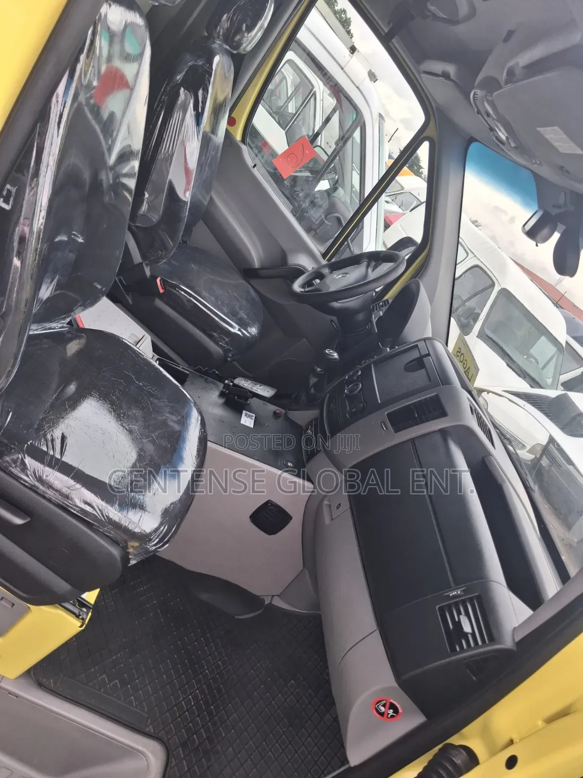 Mercedes-Benz Sprinter 2010 Yellow