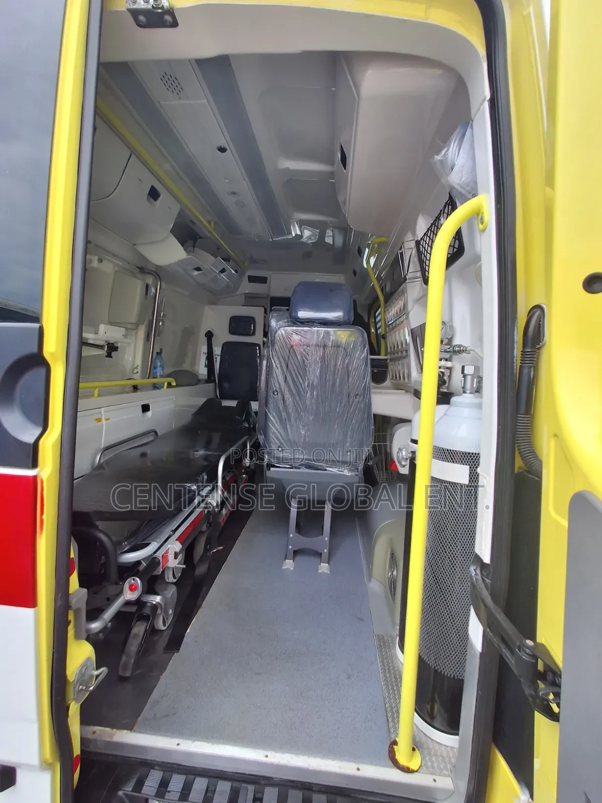 Mercedes-Benz Sprinter 2010 Yellow