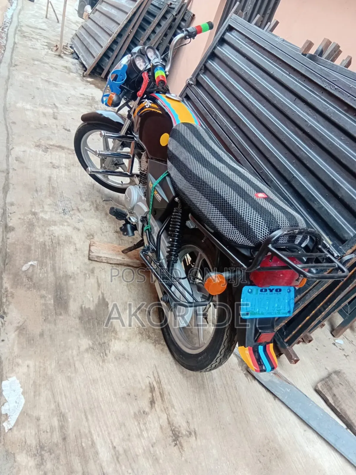 TVS Apache RTR 160 2V 2025 Red