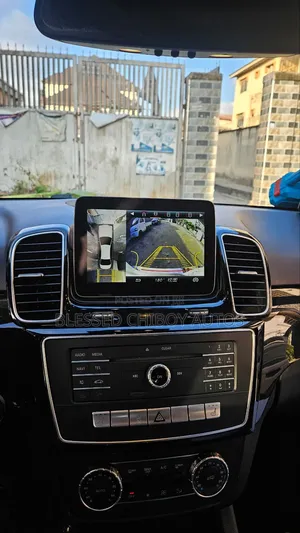 Mercedes-benz Upgrades 360° Camera Installation