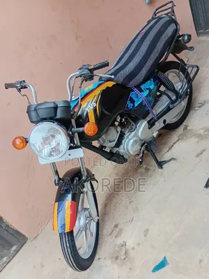 TVS Apache RTR 160 2V 2025 Red