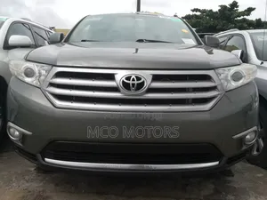 Toyota Highlander Limited 3.5l 4WD 2013 Gray