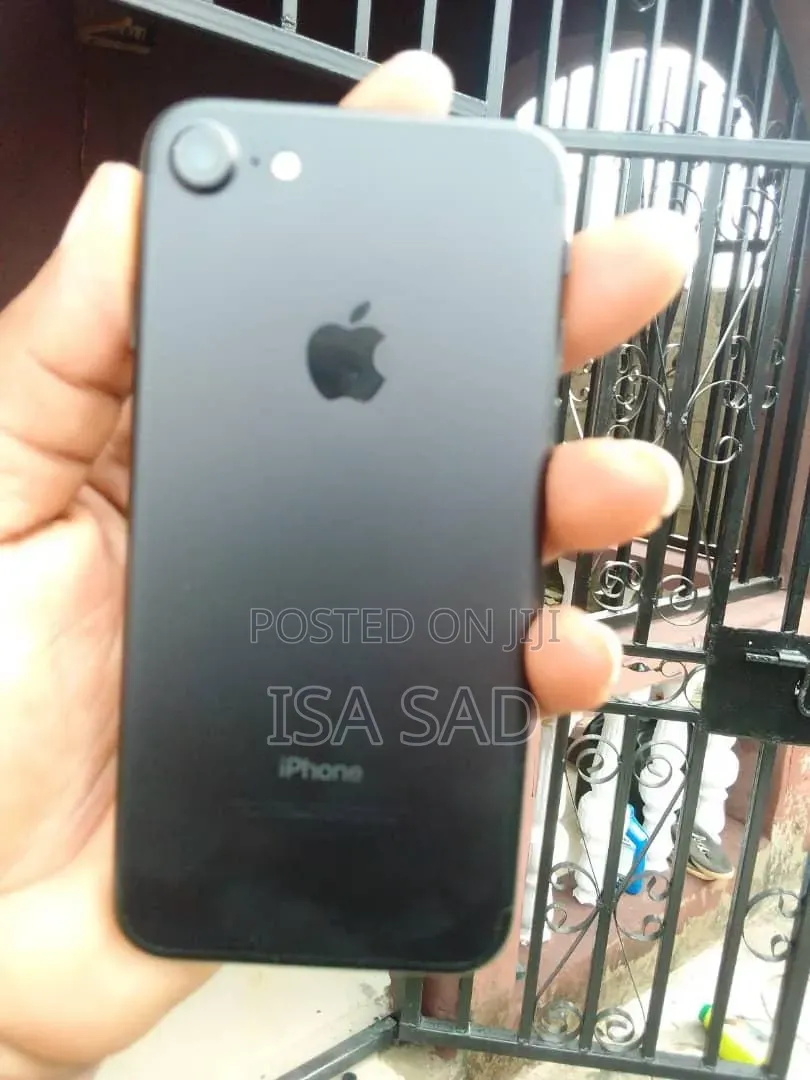 Apple iPhone 7 32 GB Black