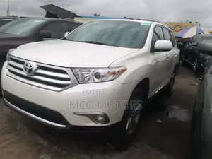 Toyota Highlander Limited 3.5l 4WD 2013 White