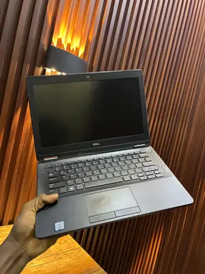 Laptop Dell Latitude E7270 8GB Intel Core i7 SSD 256GB