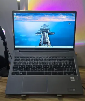 Laptop HP ZBook Firefly 14 G7 16GB Intel Core i5 SSD 256GB