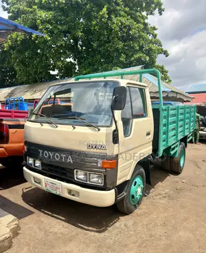 Toyota Dyna 200 Newly Registered Petrol Engine