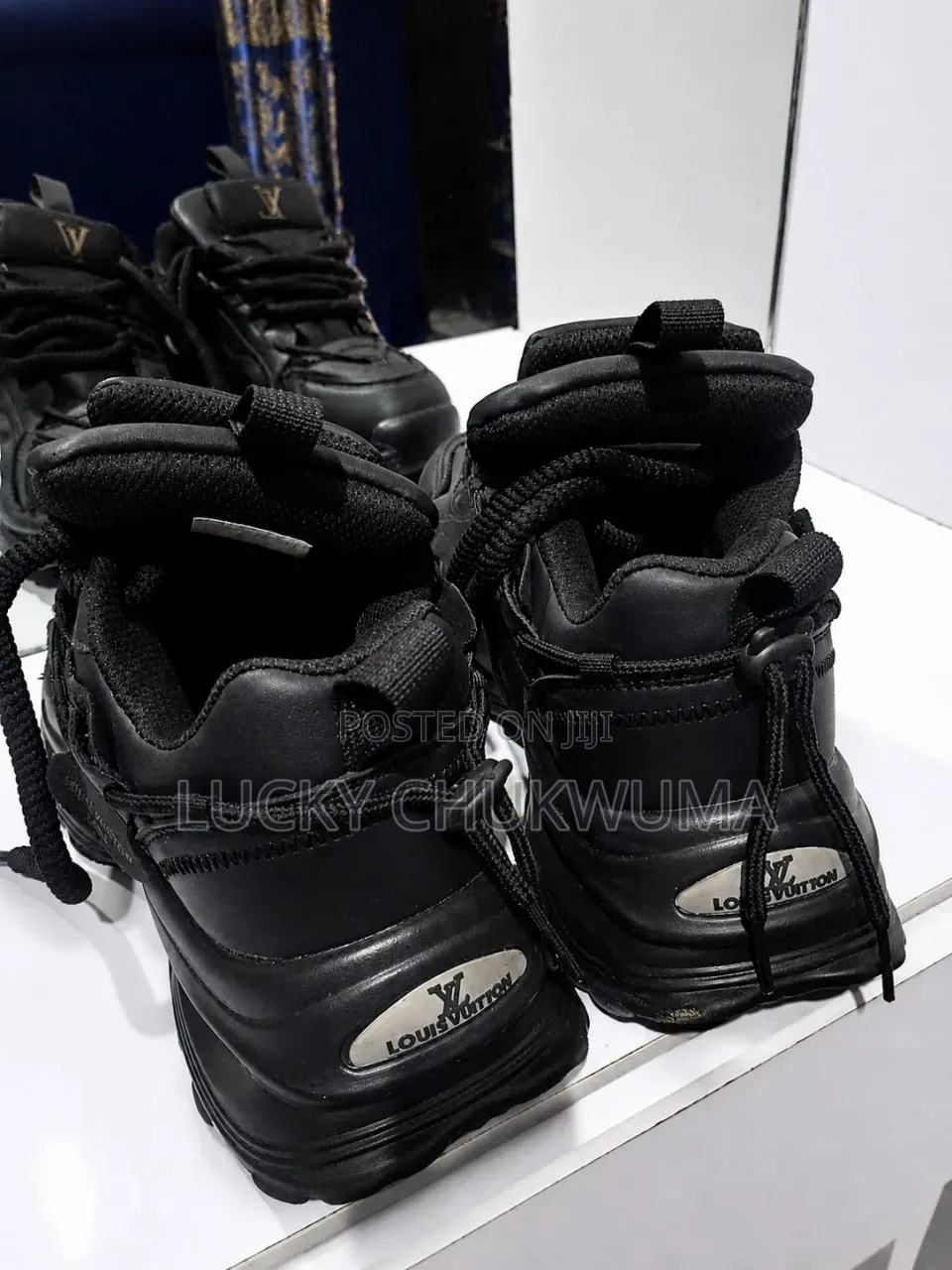 Louis Vuitton Seakers
