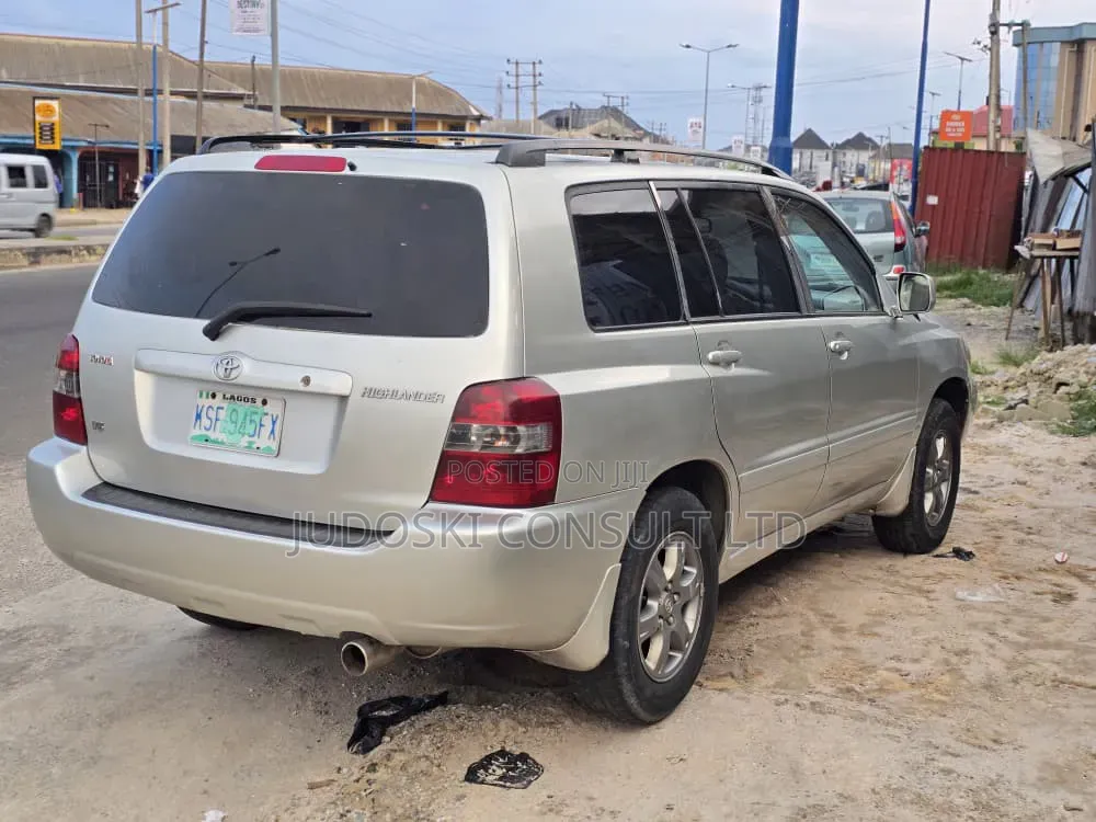 Toyota Highlander 2004 Silver
