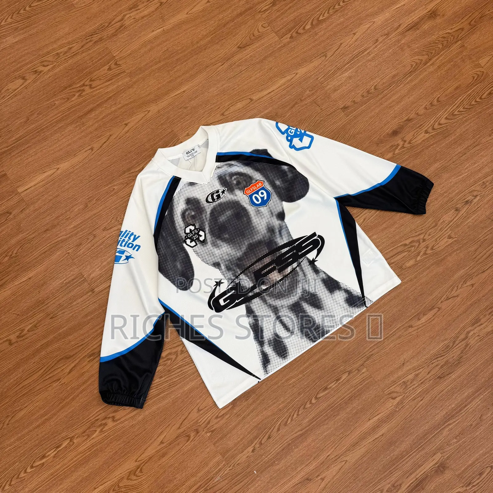Graphic Longsleeve: