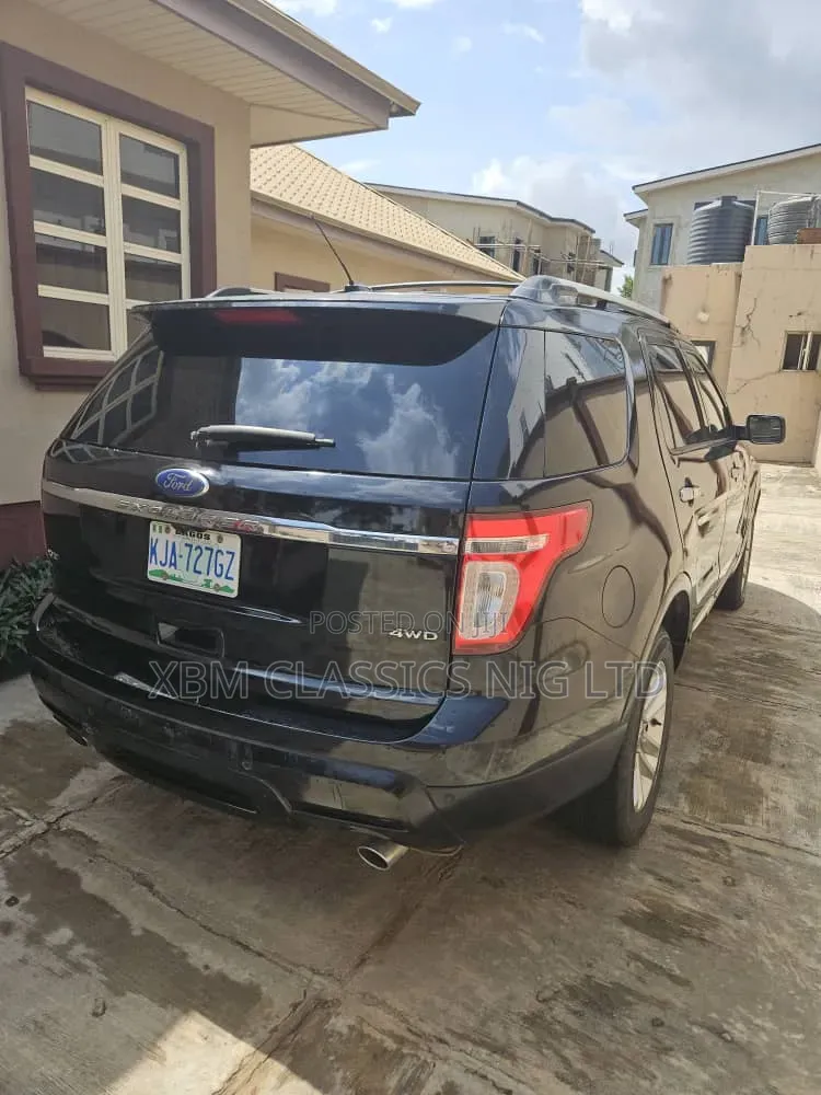 Ford Explorer 2011 Black