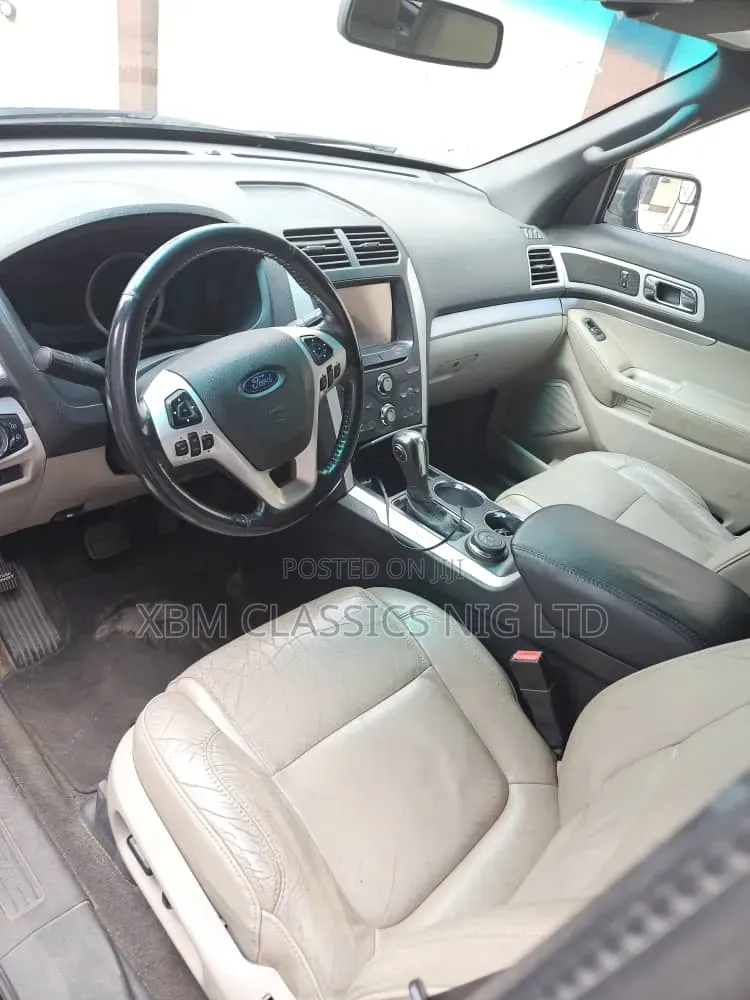 Ford Explorer 2011 Black
