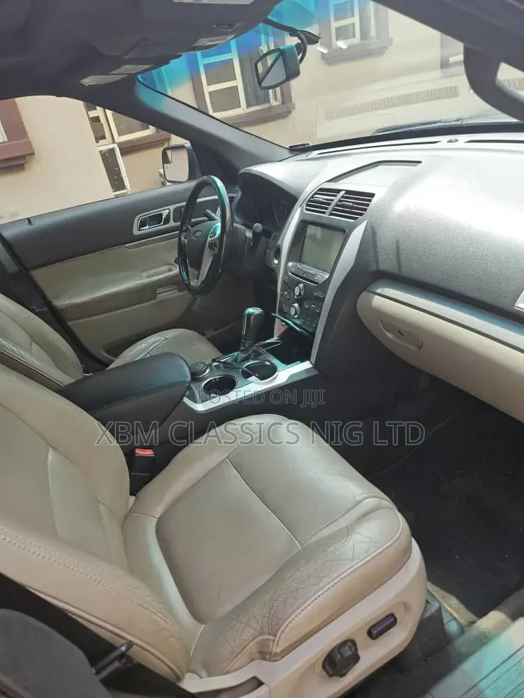 Ford Explorer 2011 Black