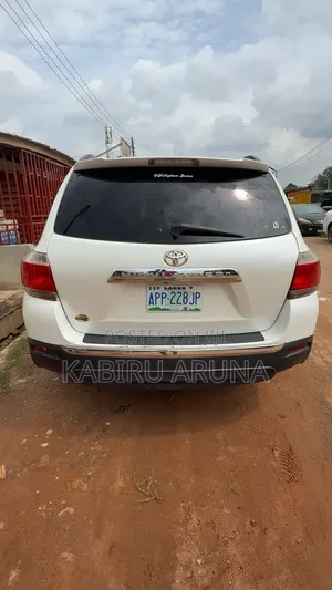 Toyota Highlander 2011 White