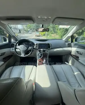 Toyota Venza XLE 2012 White