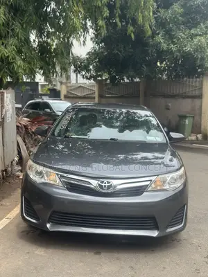 Toyota Camry LE 4dr Sedan (2.5L 4cyl 6A) 2013 Gray