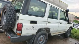 Toyota Land Cruiser 2018 White