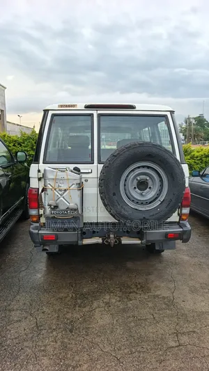 Toyota Land Cruiser 4.5 V8 TD 2018 White