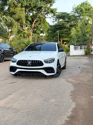 Mercedes-Benz E450 2022 White