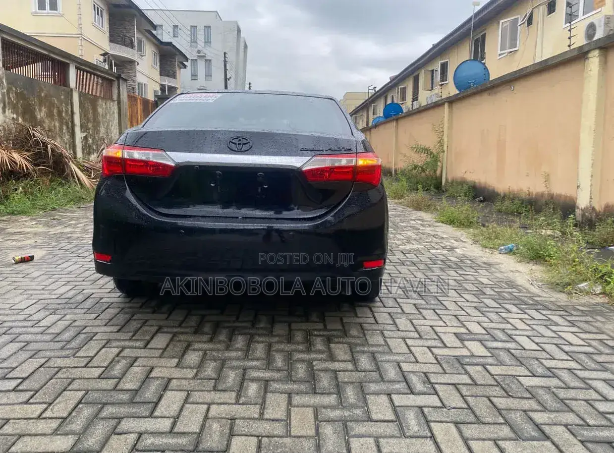 Toyota Corolla 2016 Black