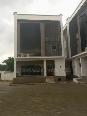 3bdrm Duplex in Maitama Estate for rent