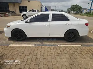 Toyota Corolla 2012 White