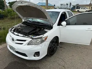 Toyota Corolla 2012 White