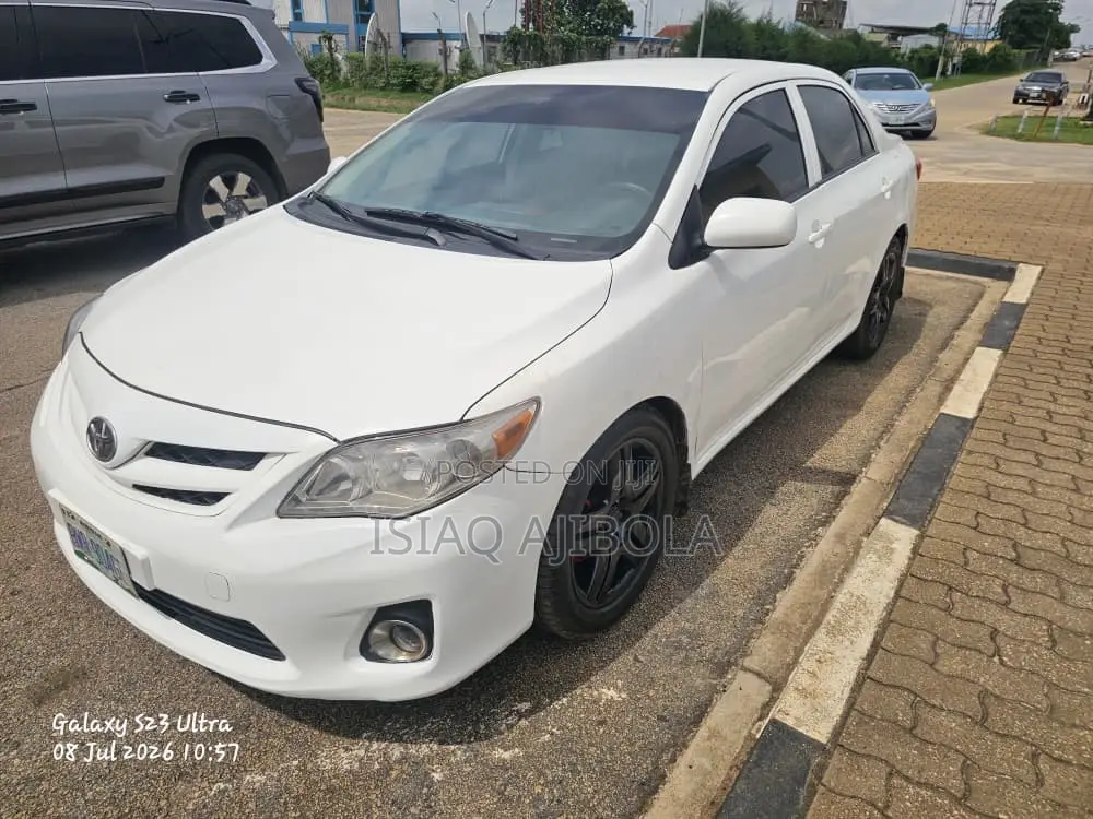 Toyota Corolla 2012 White