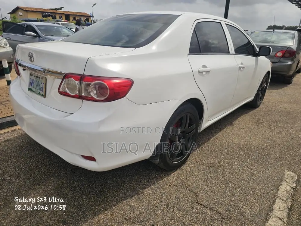 Toyota Corolla 2012 White