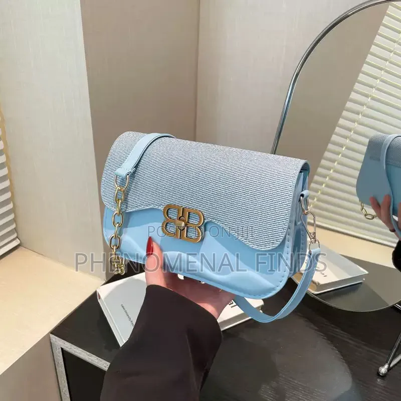 Fashionable Ladies Bag
