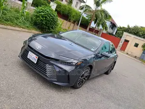 Toyota Camry 2025 Gray