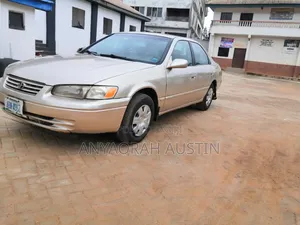 Toyota Camry 2000 Teal