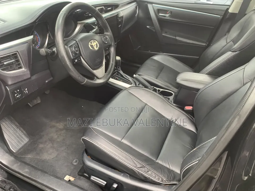 Toyota Corolla 2015 Black