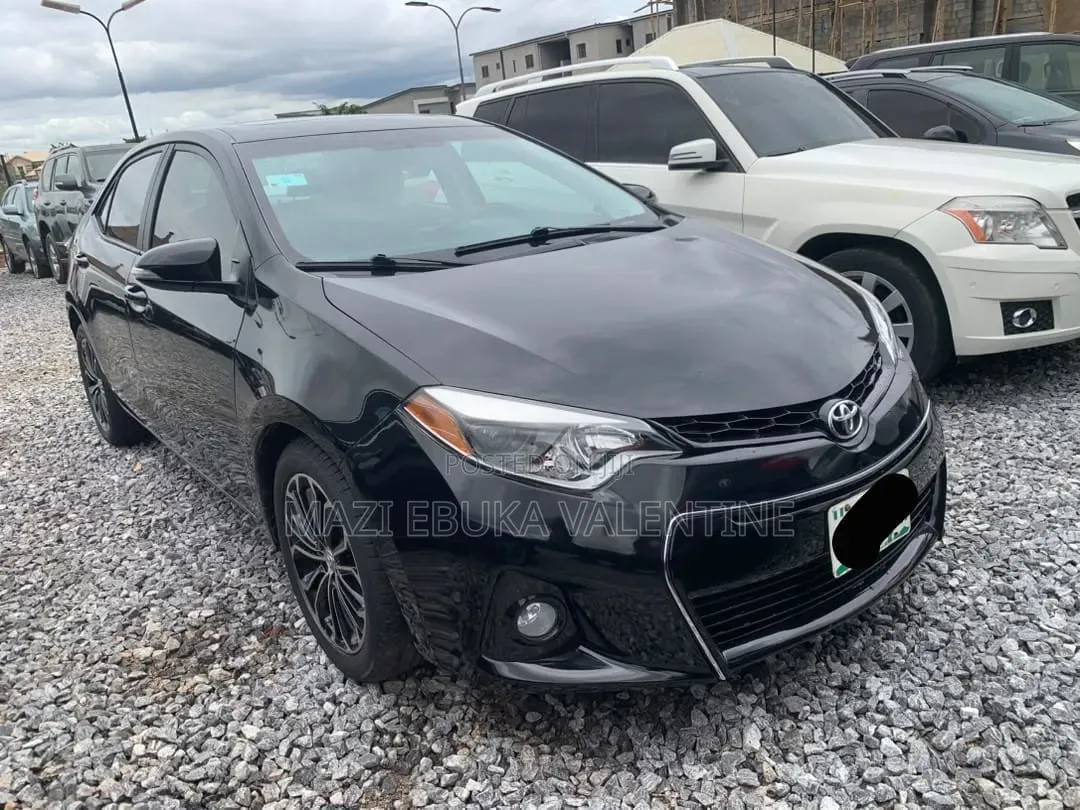 Toyota Corolla 2015 Black