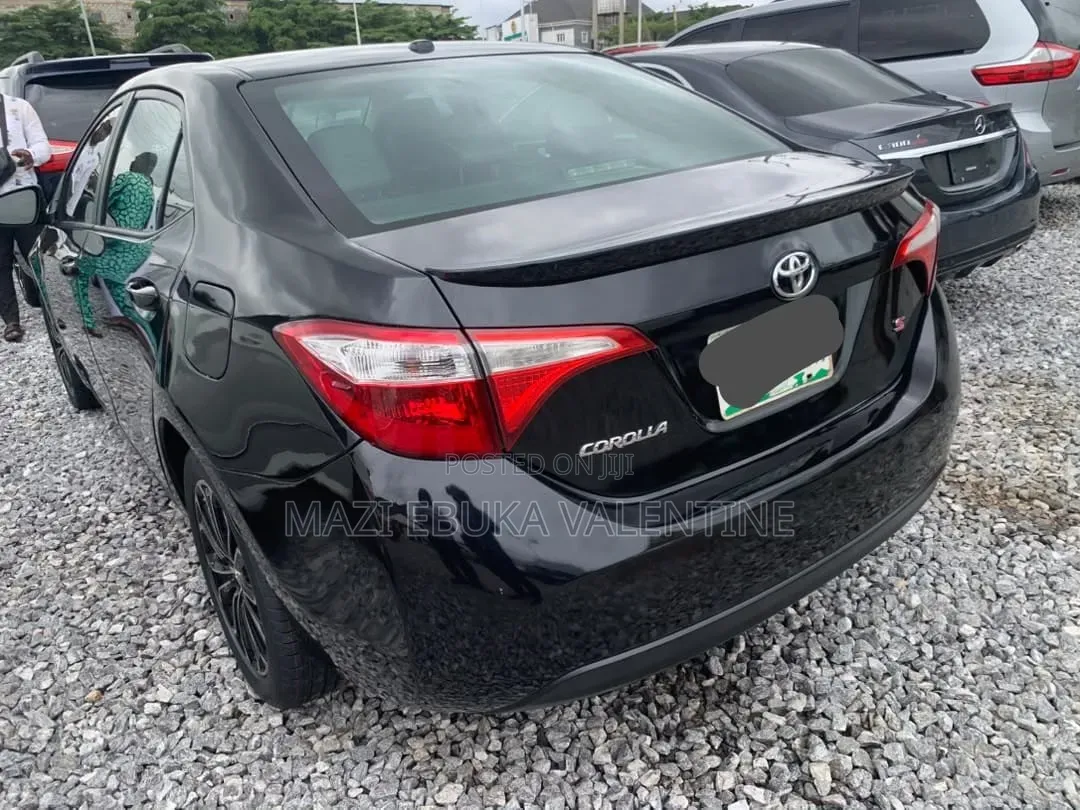 Toyota Corolla 2015 Black
