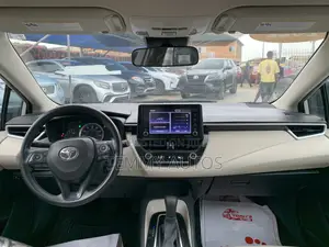 Toyota Corolla LE 2022 White