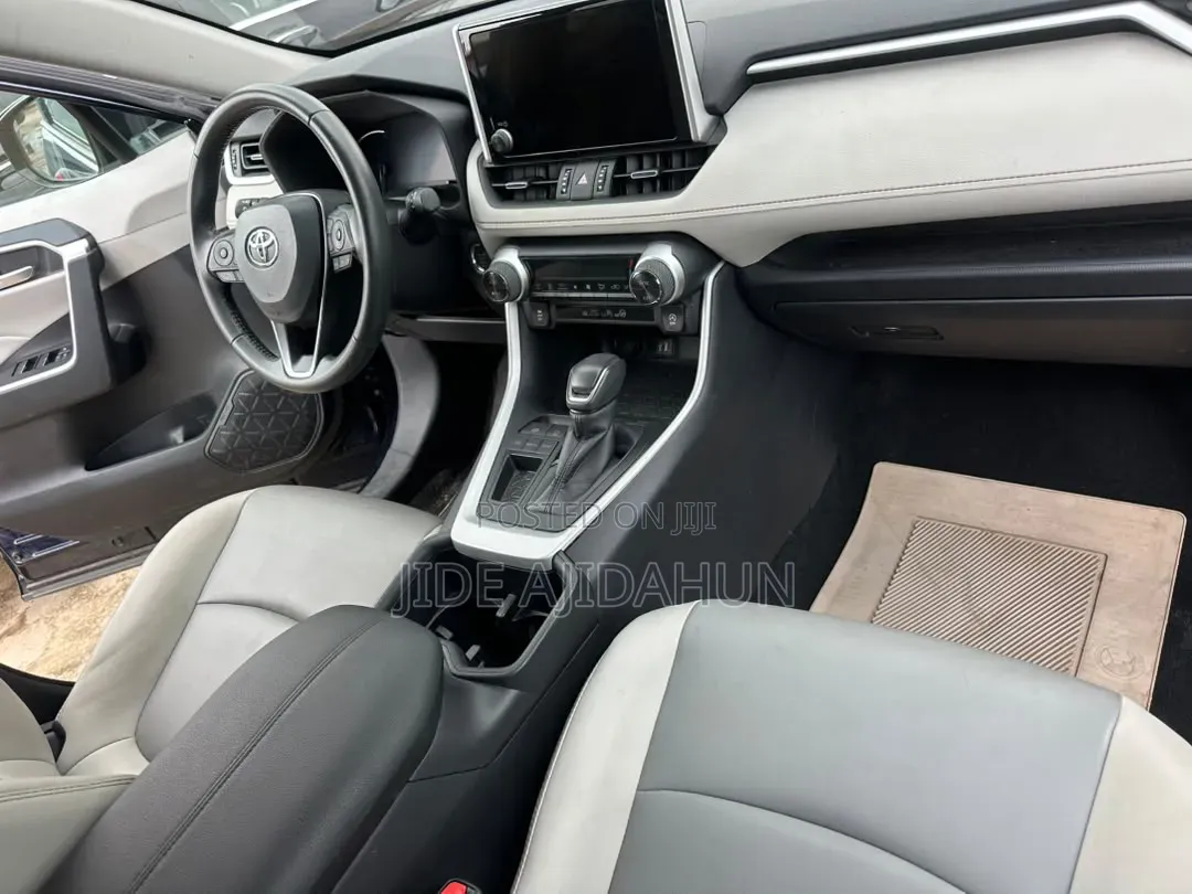 Toyota RAV4 2025 Blue