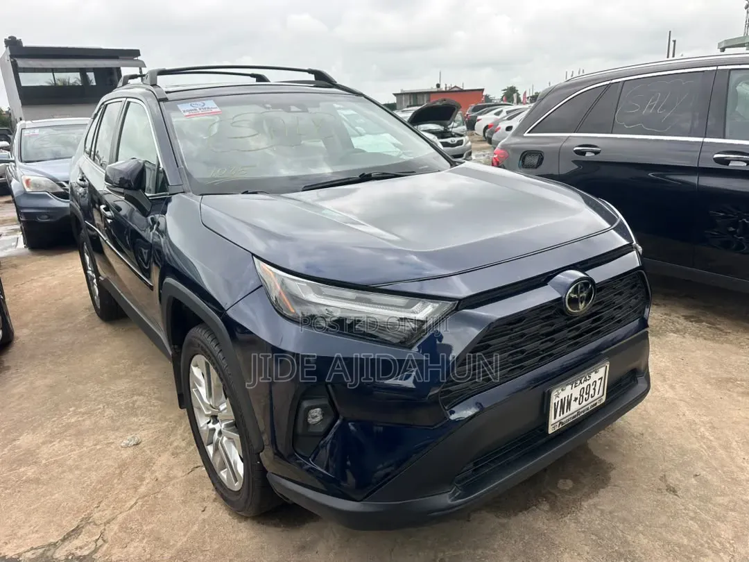 Toyota RAV4 2025 Blue